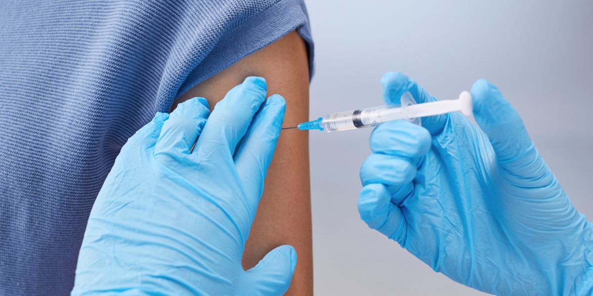 Vacina Hepatite A: Proteção Essencial para Grupos de Risco